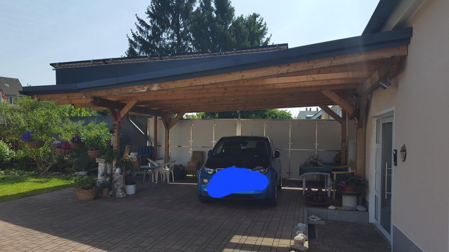 L(i)ebenswertes Haus, Grundstück mit Seele, vereinen zukunftsorientierte Technik mit Natur in Herten – Carport