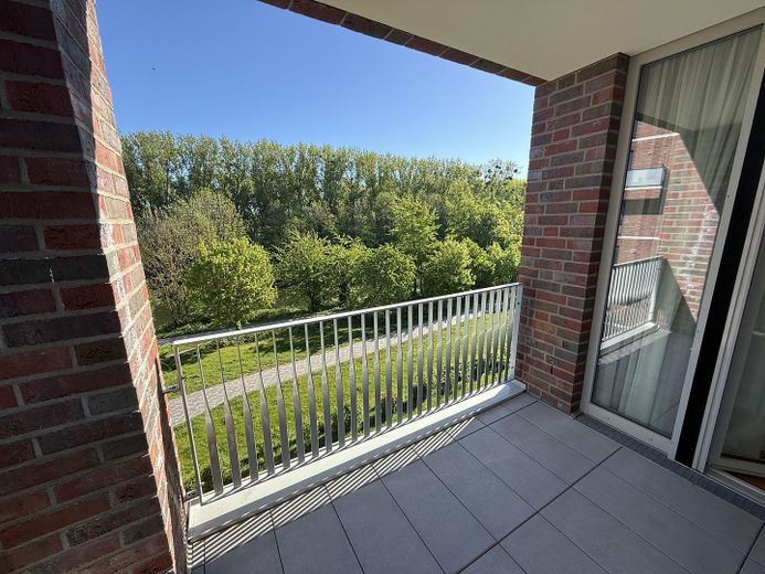 Exklusives Penthouse in der Wasserstadt Hannover-Limmer mit Blick ins Grüne / Keine Maklergebühren – Loggia 1