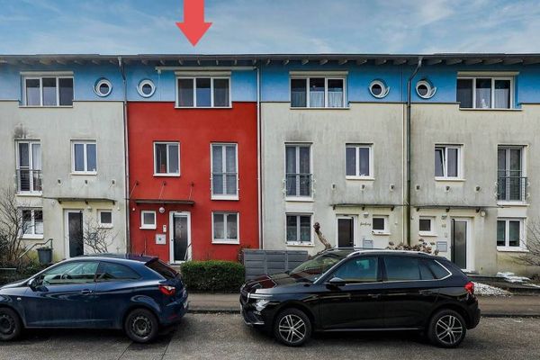 Bella casa a schiera centrale in vendita in una posizione centrale e splendida a Costanza-Königsbau
