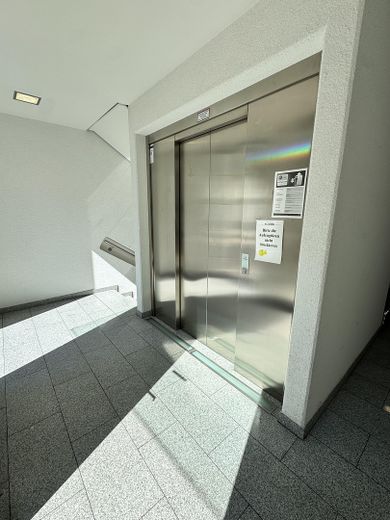 3,5-Zimmer-Wohnung mit Balkon im Zentrum von  Rastatt – Aufzug