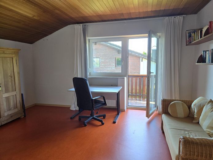 Rarität in Prien – Einfamilienhaus am Fluss Prien mit Bergblick, Wintergarten & PV – Kinderzimmer Süd
