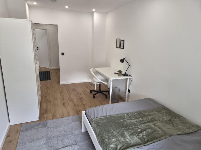 Tolles Zimmer in neu gegründeter 4-Zimmer-WG - Erstbezug nach Sanierung! – Zimmer 1