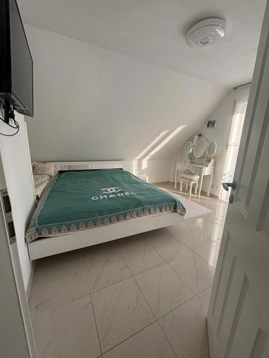 Schlafzimmer 3 OG1