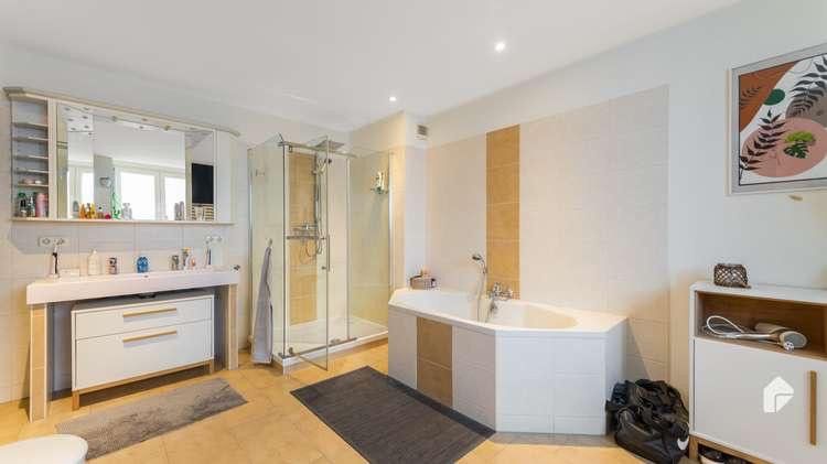 Großzügige Maisonettewohnung inkl. EBK mit Terrasse/Garten u. Balkon im Zentrum von Bad Belzig – Bad (EG)