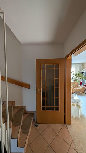 Diele mit Treppe ins OG