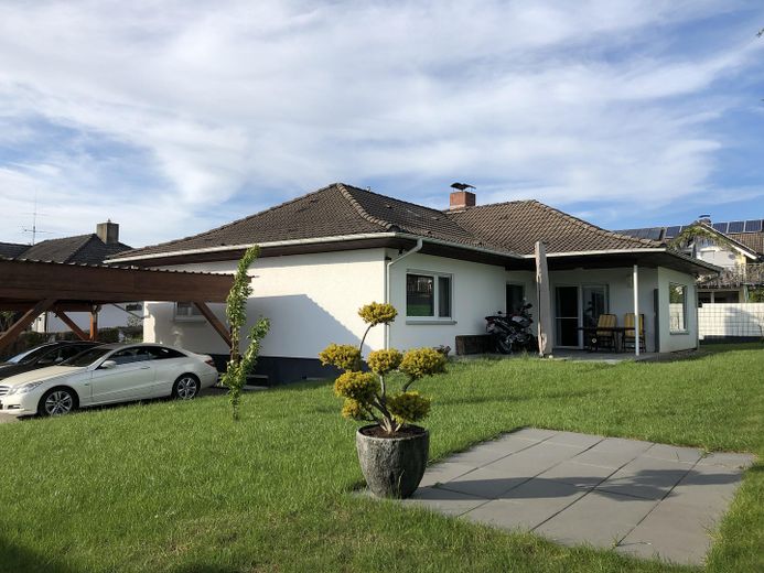Hausansicht vom Garten