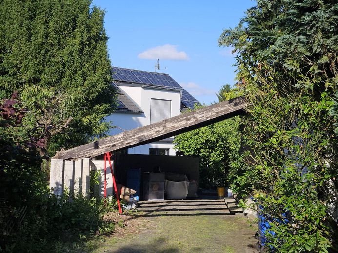 Gran parcela (con edificio existente) en Kelkheim-Fischbach, de particular – Einfahrt II