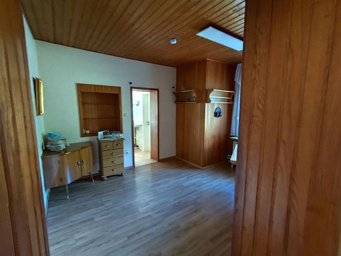 Dom lub połowa bliźniaka z pięknym i dużym ogrodem w bardzo spokojnej lokalizacji – Esszimmer im EG