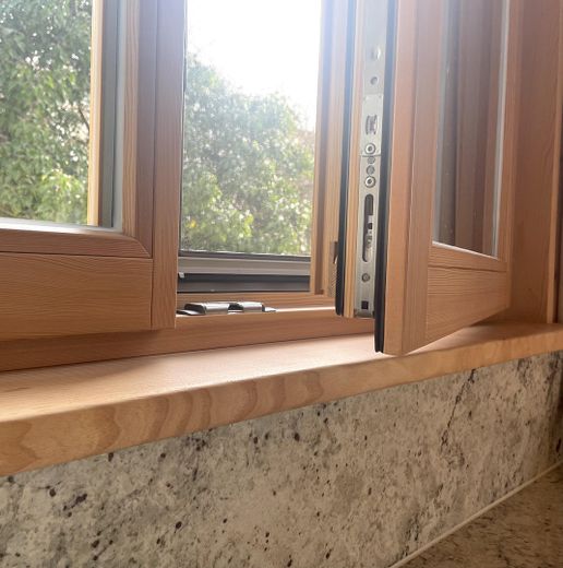 Fenster aus Lärchenholz