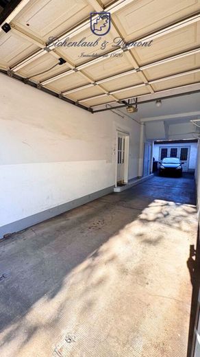Wohn- und Geschäftshaus, zentrale Lage von Dillingen, rund 528m² Gesamtfläche – Einfahrt &amp; Gebäudeeingang
