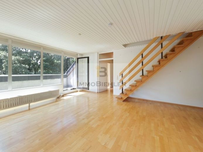 Maisonette am Rhein · 4 Zi. 111 m² · Balkon ins Grüne + Dachterrasse · Marienburg · bezugsfrei – Foto 1