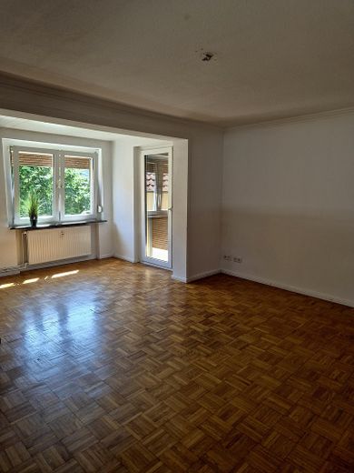 Dorfidyll im Grünen, stadtnah und doch auf dem Land – Wohnzimmer EG