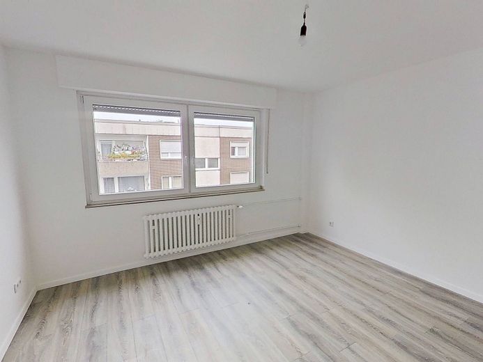 Moderne 3-Zi.-Whg. mit BALKON in Duisburg-Marxloh – Ansicht I: Schlafzimmer I
