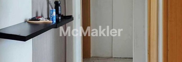 شقة دوبلكس مريحة للسكن في موقع مرغوب على أطراف المدينة