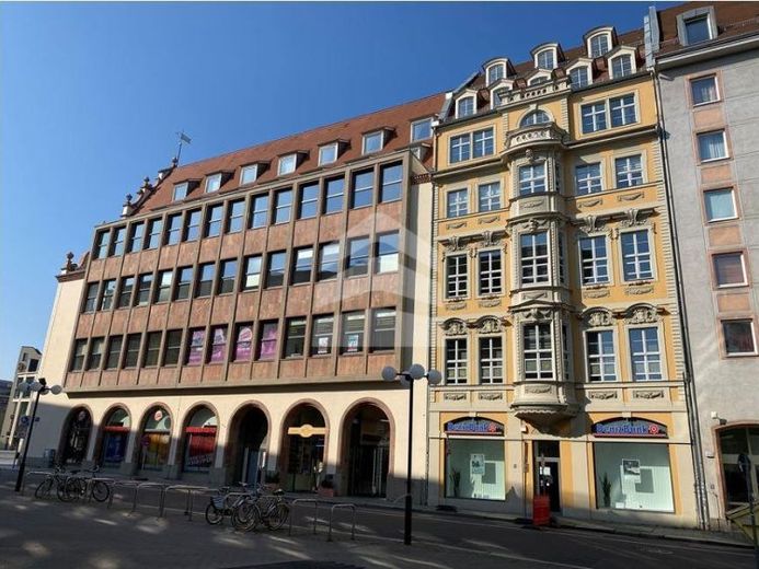Superficie UFFICIO di circa 250 m² direttamente sulla piazza del mercato – Foto 1