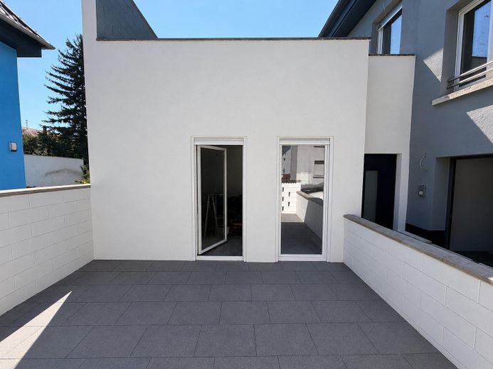 Kernsanierte 1 Zimmer Wohnung mit großer Terrasse – Terrasse 