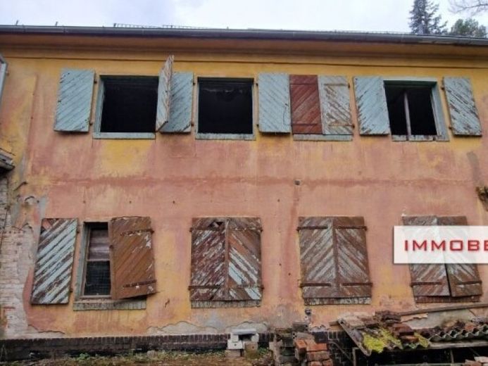 IMMOBERLIN.DE - Very large development potential! Characterful property in a nature-oriented location – Photo 1