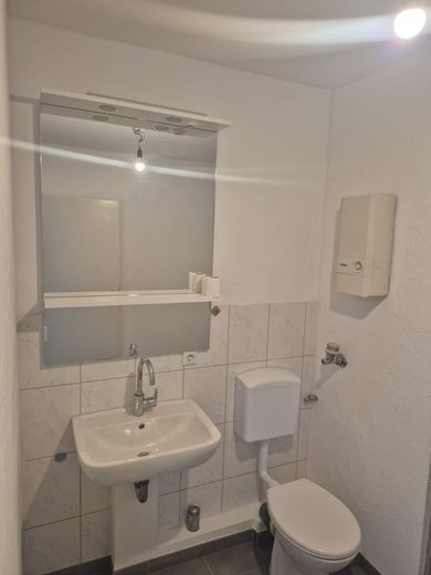 3 Zimmer Wohnung renoviert in Benrad Nord zu verkaufen – IMG-20260608-WA0008