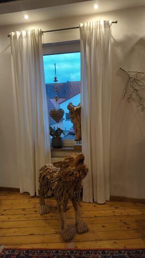 Ruhiges Wohnen in begehrter Lage mit viel Platz im ausgebauten Nebengebäude – Wohnzimmer 1.OG