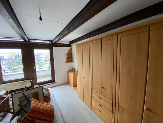Bietigheim: geräumige, lichtdurchflutete Dachterrassen-Wohnung, EBK, Aufzug – Foto 3