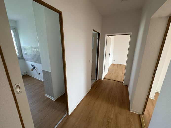 Neuer Fußboden und Balkon! 4 Zimmer Wohnung in Gera Langenberg – Foto 1