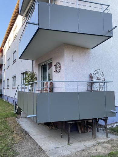 Luminosissimo appartamento di 3 locali con 2 balconi, 2 cantine, accesso al giardino, ottima distribuzione ecc. – Foto 9