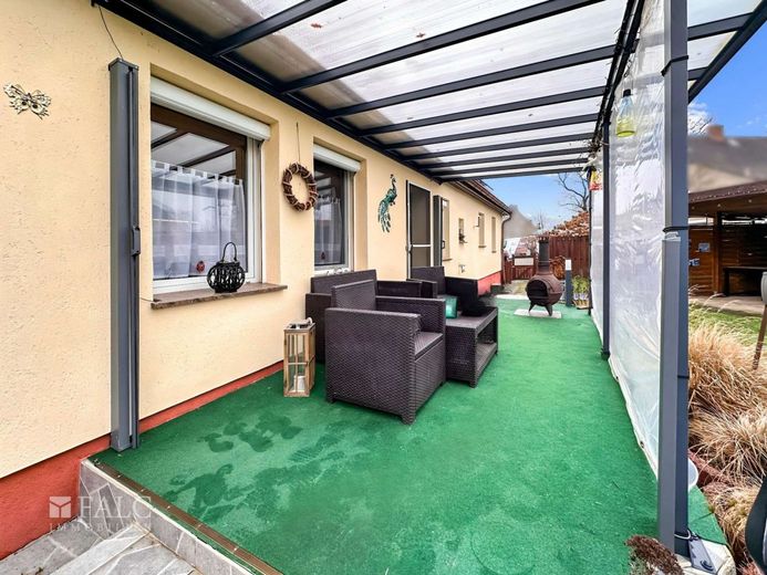 ***Einfamilienhaus mit Charme und vielseitigem Nebengelass*** – Haupteingang Terasse