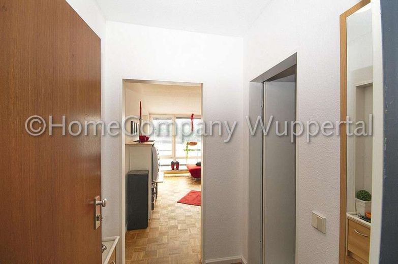 Nähe Remscheid! Charmante Wohnung mit Parkett, Südbalkon, Internet und PKW-Stellplatz – 07d925c63e2a17de83763797378f036e787335f6.jpg