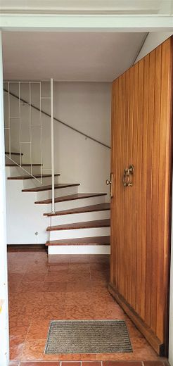 Germering'de garajlı bungalov – Eingang und Aufgang