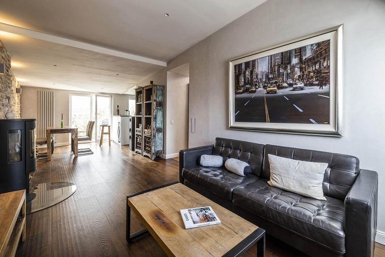 Appartamento loft unico con potenziale terrazza sul tetto a Ottensen – Foto 6