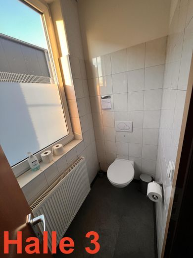Halle 3 WC Herren EG