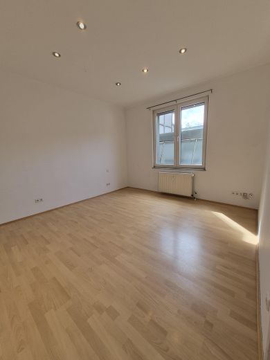 Mehrfamilienhaus, Dreifamilienhaus mit Loft Charakter u. Dachterrasse in Krefeld – Schlafzimmer Wohnung 2