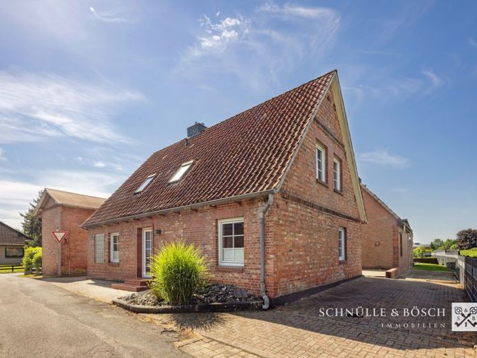 Zwei Immobilien inklusive großer Werkstatt und Garten – Foto 1