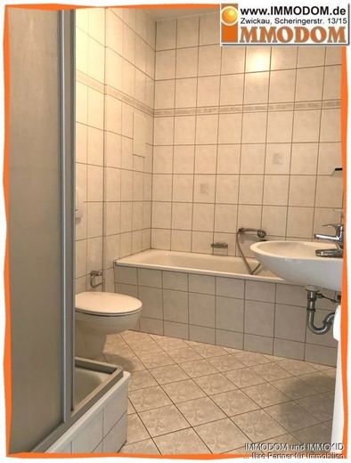 3-Zimmer-Wohnung mit TERRASSE in zentrumsnaher Lage zu vermieten! – Bad (ähnlich)