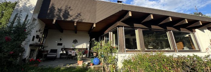 Stadtnahes Landhaus in Traumlage – Hausansicht von unten