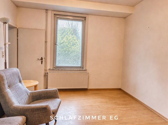 Maison à colombages avec cour intérieure, atelier et garage – vieille ville d’Uelzen, sans commission – Schlafzimmer Wohnung EG