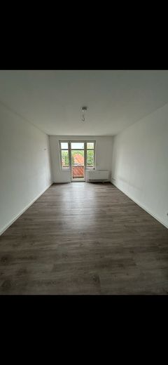 Moderne 4-Zimmer-Wohnung mit Balkon und offener Küche in Schönberg – Foto 8