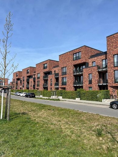 Exklusive neuwertige 3-Zimmer-Wohnung mit schönem Balkon von PRIVAT! – Torfstecherweg Vorderseite