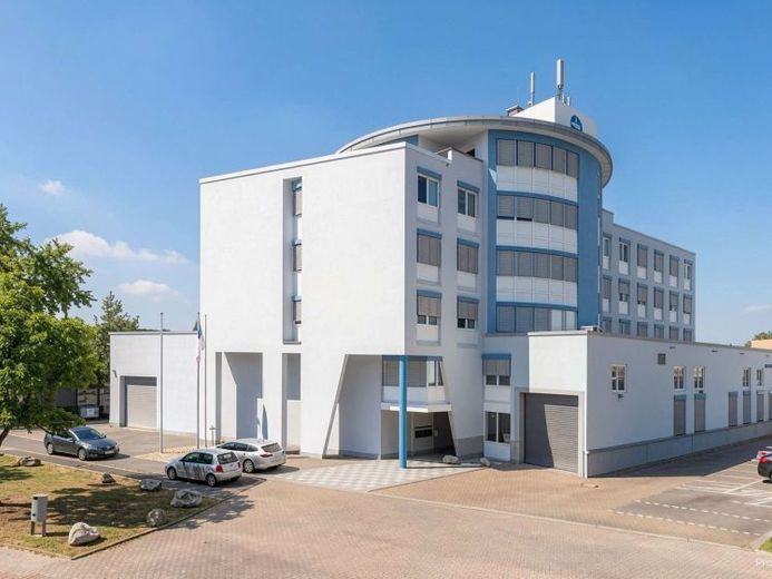 564 m² Ruhiges Büro, 2.OG - Fernblick - TG-PKW - Aufzug ab TG – Foto 1