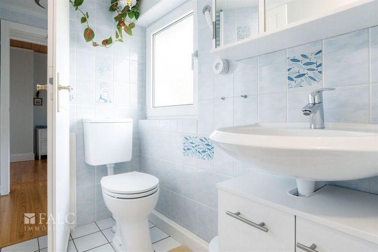 Günstiger Einstieg für fleißige Handwerker! – Badezimmer
