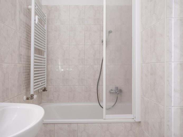Mi hogar: Erfurt Mitte (¡p. ej., por 1.061 € al mes)! – Bad 1