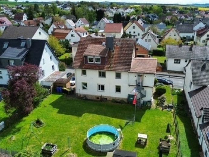 VIEL PLATZ, GARTEN UND MÖGLICHKEITEN!
KEINE KÄUFERPROVISION! – Foto 1