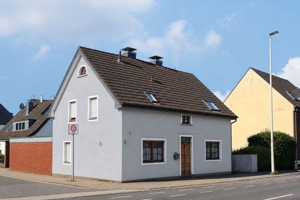 Odnowiona historia + dobudówka biurowa 
+ działka budowlana – Ohligs.