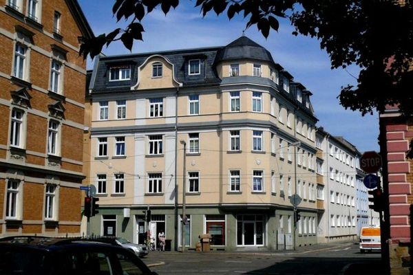 Schicke, optimal aufgeteilte 3-Raum-Wohnung mit Personenaufzug im 2.OG !