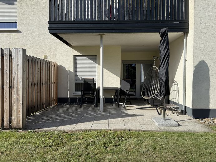 Helle 3-Zimmer-Erdgeschosswohnung mit Terrasse – Terrasse