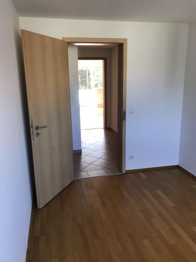 Hell und sehr gut geschnitten! Wohnung mit viel Platz und einem großen überdachten Balkon. – Kinderzimmer