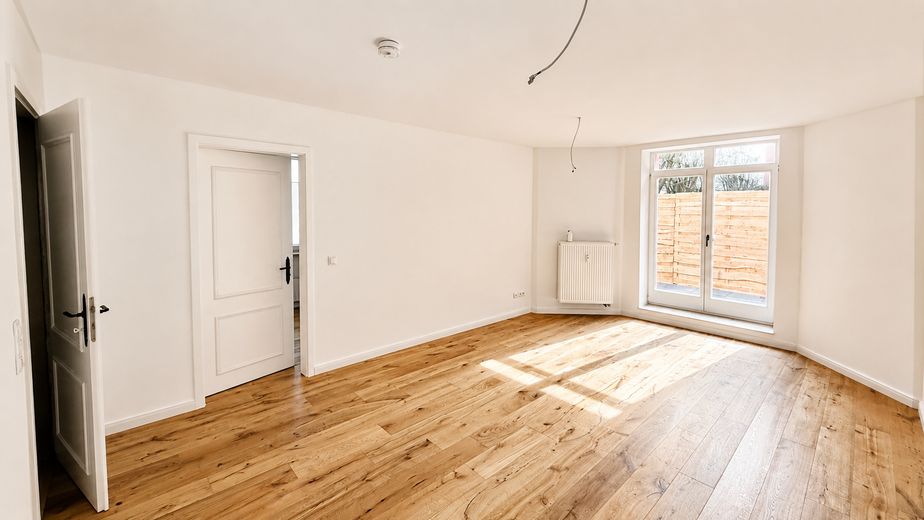 *Sofort bezugsfrei: 2 Zimmer mit großer Terrasse in der Leipziger Südvorstadt | Erstbezug* – Wohnzimmer