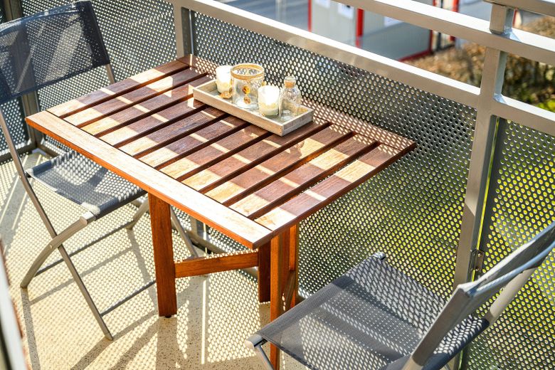 Moderne Wohnung in Alsternähe mit Balkon | Zentral und Blick ins Grüne – Balkon - Ansicht #2