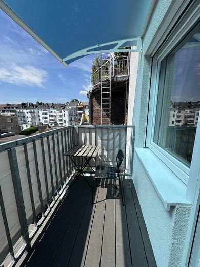 Provisionsfrei,renoviert,ruhig,95qm Wohnung 3,5 Zimmer+Küche mit EBK,Tageslichtbad,Südbalkon – Balkon
