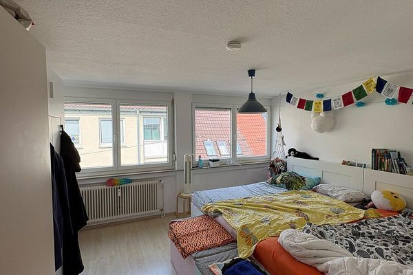 Helle 3-Zi-Wohnung zentral in Nürtingen mit Dachterrasse + Stellplatz